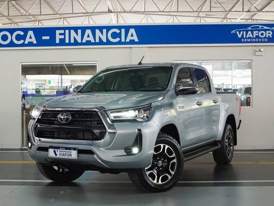TOYOTA HILUX 2.8 D-4D TURBO DIESEL CD SRX 4X4 AUTOMÁTICO TOYOTA HILUX 2.8 D-4D TURBO DIESEL CD SRX 4X4 AUTOMÁTICO